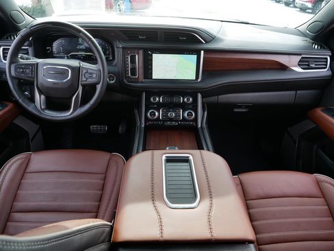 Certified 2023 GMC Yukon Denali Ultimate image 10