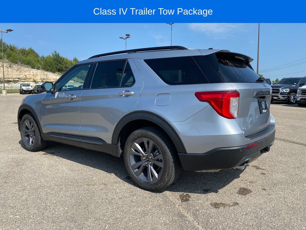 Used 2023 Ford Explorer XLT w/ Equipment Group 202A AWD/4WD image 4