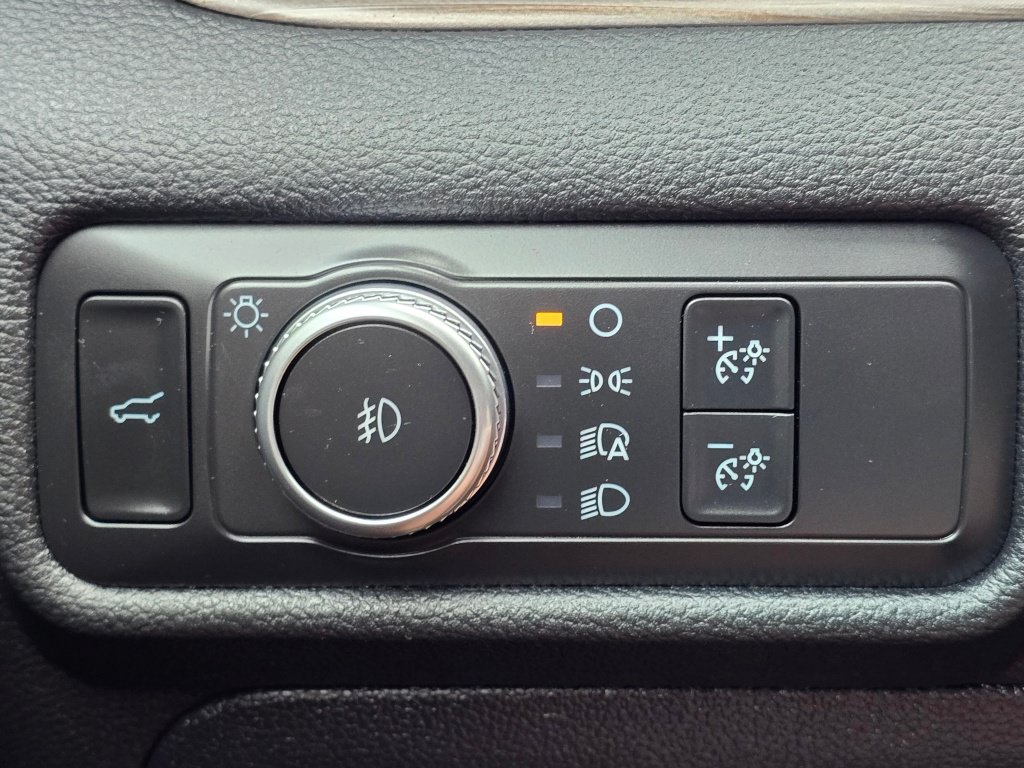 Used 2020 Ford Explorer Limited AWD/4WD image 37