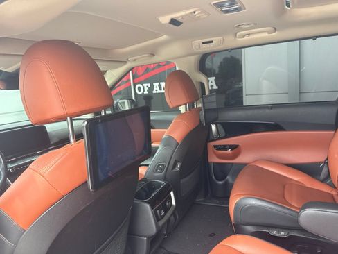 Used 2022 Kia Carnival SX Prestige FWD image 8