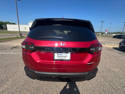 New 2026 Honda Pilot Sport image 8