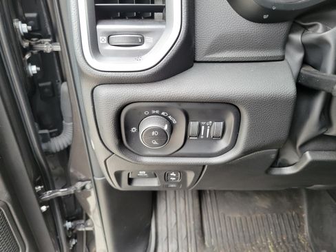 Used 2025 RAM 1500 Big Horn AWD/4WD image 24