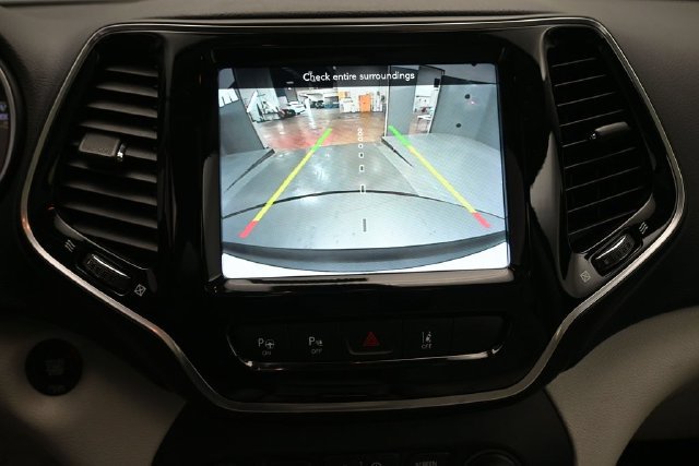 Used 2021 Jeep Cherokee Limited w/ Trailer Tow Group AWD/4WD image 12