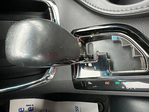 Used 2018 Toyota Avalon Limited w/ Carpet Mat Package FWD image 19