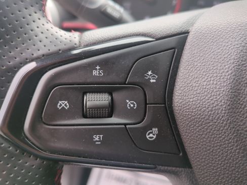 Used 2024 Chevrolet Trax RS w/ Driver Confidence Package FWD image 11