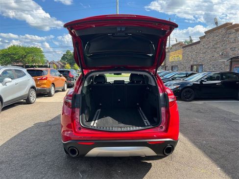 Used 2018 Alfa Romeo Stelvio AWD image 13