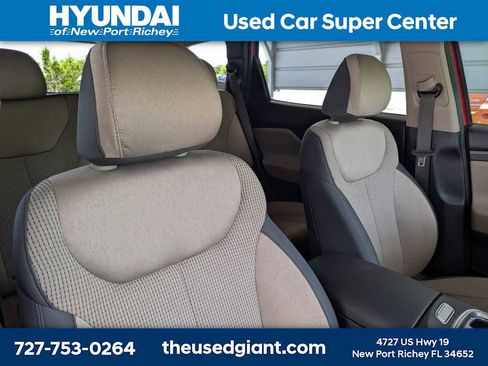 Certified 2023 Hyundai Santa Fe SEL w/ Winter Weather Package FWD image 6