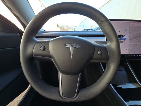Used 2020 Tesla Model 3 Long Range image 13
