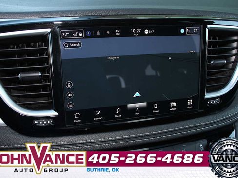Used 2025 Chrysler Pacifica Limited image 40