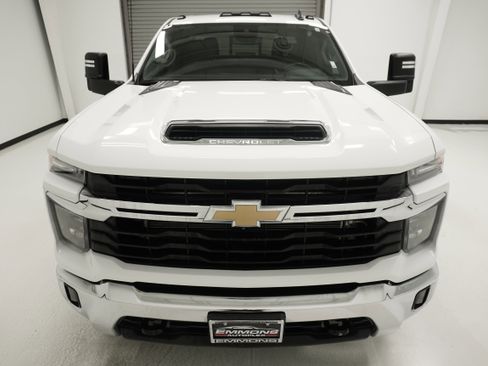Used 2024 Chevrolet Silverado 3500 LT w/ Texas Edition AWD/4WD image 2