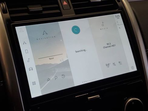 Used 2025 Land Rover Discovery Dynamic SE image 21