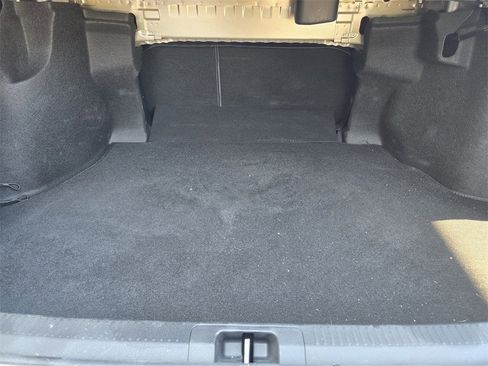 Used 2020 Toyota Camry LE image 28