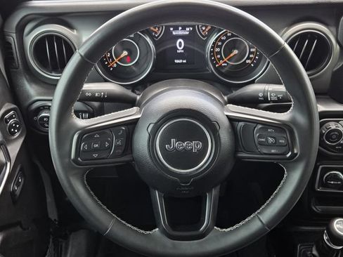 Used 2023 Jeep Gladiator Sport AWD/4WD image 19