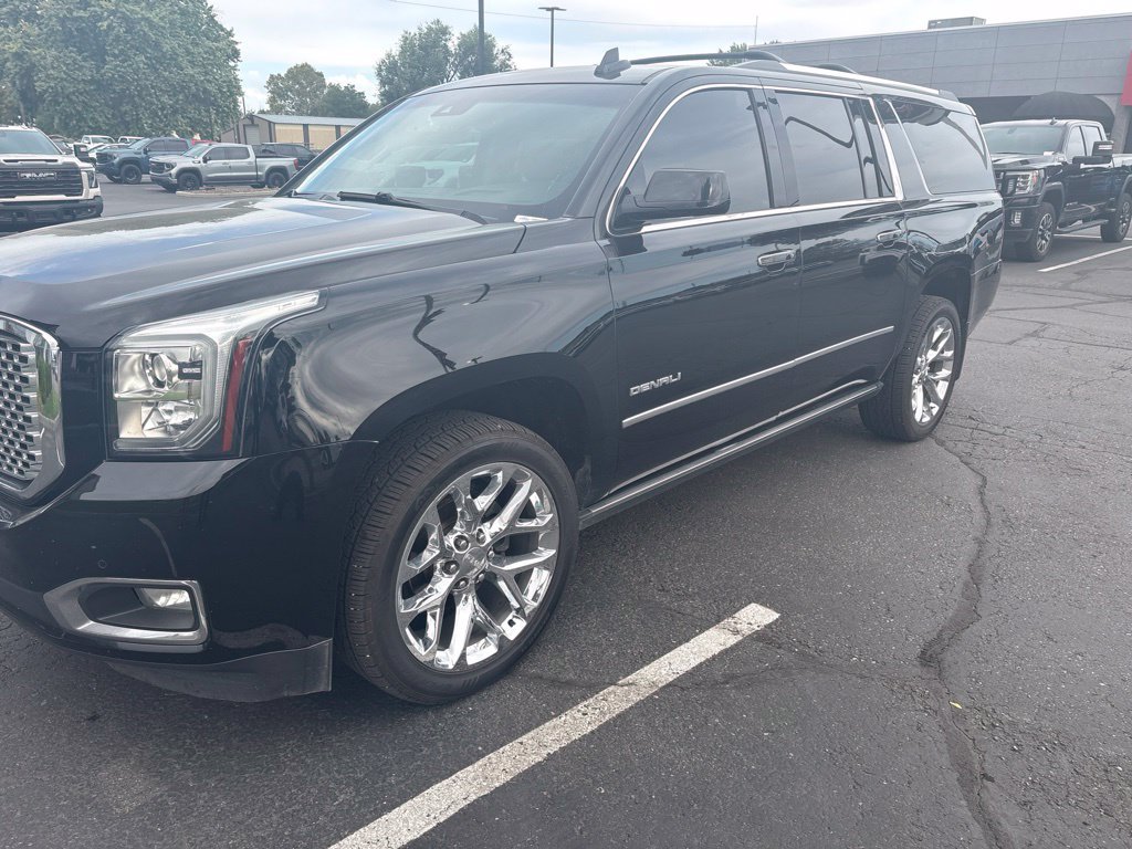 Used 2017 GMC Yukon XL Denali w/ Open Road Package AWD/4WD image 34