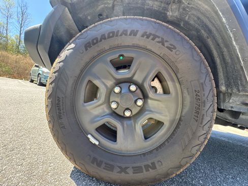 Used 2024 Jeep Wrangler Sport image 12