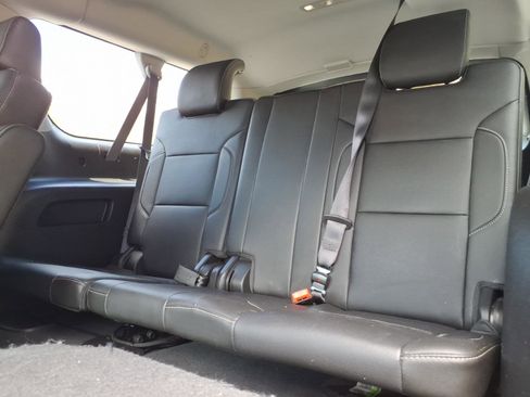 Used 2019 GMC Yukon XL SLT w/ Open Road Package AWD/4WD image 11