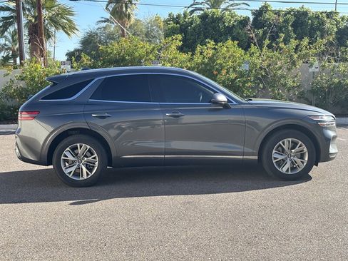 Used 2022 Genesis GV70 2.5T image 3