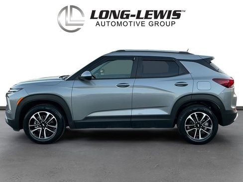 Used 2025 Chevrolet TrailBlazer LT w/ Convenience Package image 2