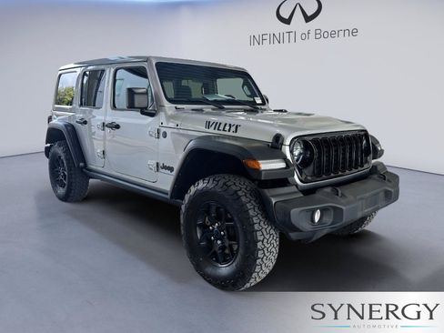 Used 2024 Jeep Wrangler Unlimited AWD/4WD image 3