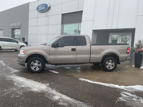 Used 2006 Ford F150 XLT image 2