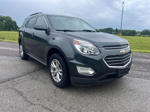 Used 2017 Chevrolet Equinox LT w/ Convenience Package AWD/4WD image 3