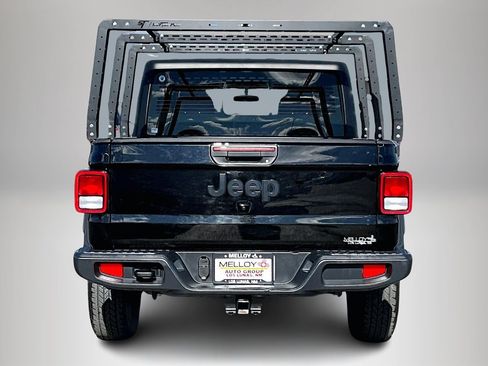 Used 2023 Jeep Gladiator Sport image 5