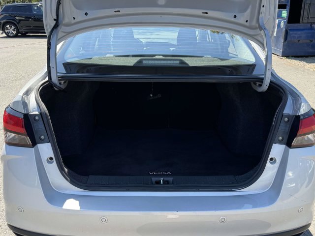 Used 2024 Nissan Versa SV FWD image 11