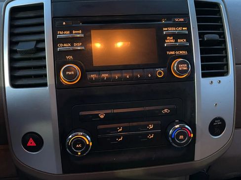 Used 2014 Nissan Frontier SV image 14