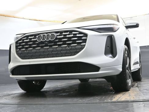 Used 2025 Audi Q5 Premium Plus w/ Premium Plus AWD/4WD image 37