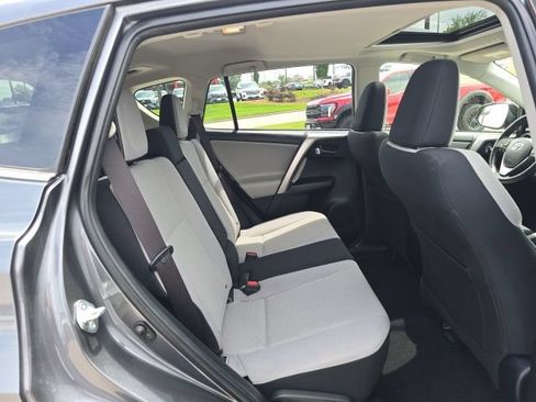 Used 2016 Toyota RAV4 XLE FWD image 17