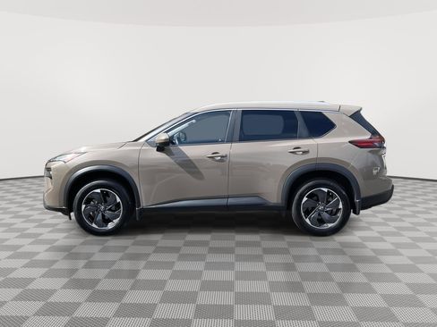 Used 2024 Nissan Rogue SV w/ SV Premium Package AWD/4WD image 8