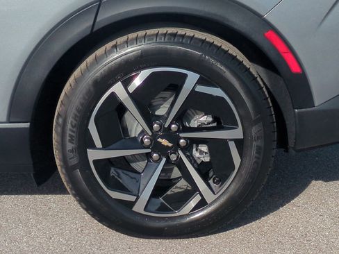 New 2026 Chevrolet Equinox EV LT image 32