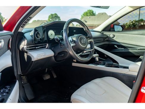 Used 2021 Hyundai Elantra Limited FWD image 10