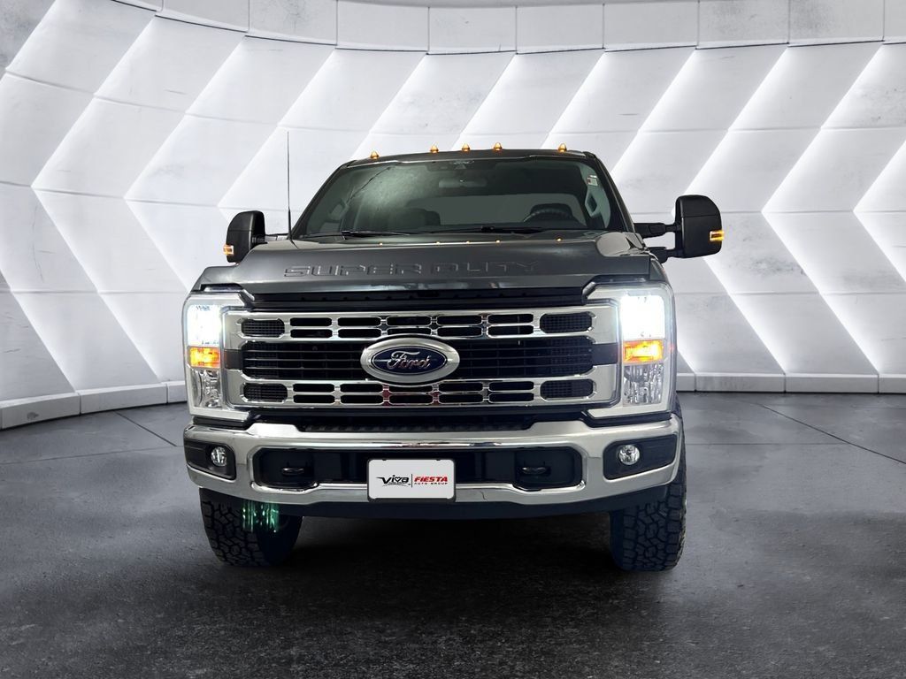 Used 2026 Ford F350 XLT AWD/4WD image 2