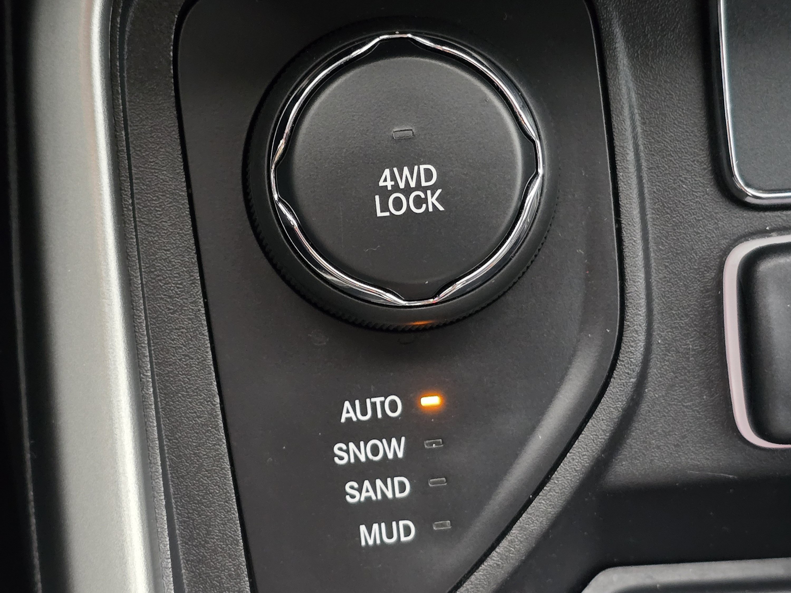 Used 2017 Jeep Compass Latitude AWD/4WD image 13