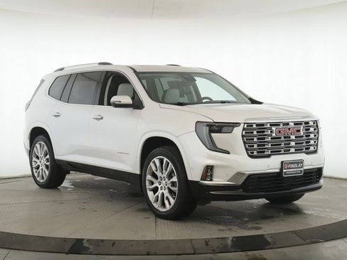 Used 2024 GMC Acadia Denali image 2