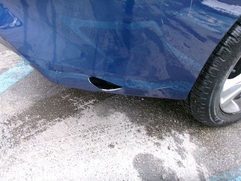 Used 2017 Hyundai Elantra Value Edition w/ Cargo Package image 6