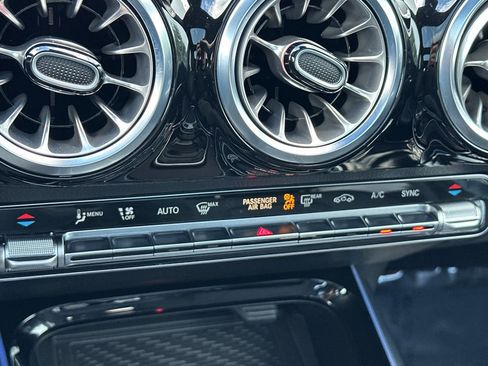 Used 2025 Mercedes-Benz GLA 250 4MATIC image 21