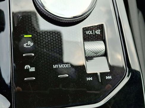 Used 2026 BMW 530i xDrive image 17