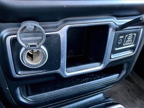 Used 2020 Jeep Gladiator Sport image 24