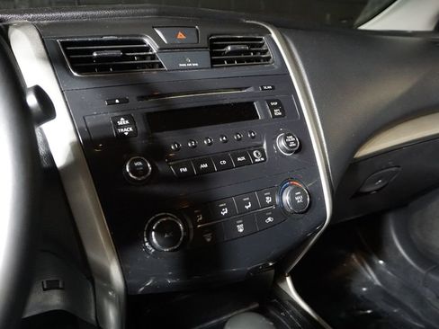 Used 2014 Nissan Altima 2.5 S FWD image 15