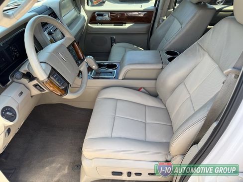 Used 2011 Lincoln Navigator 4WD image 13