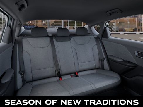 New 2025 Kia K4 LXS image 16