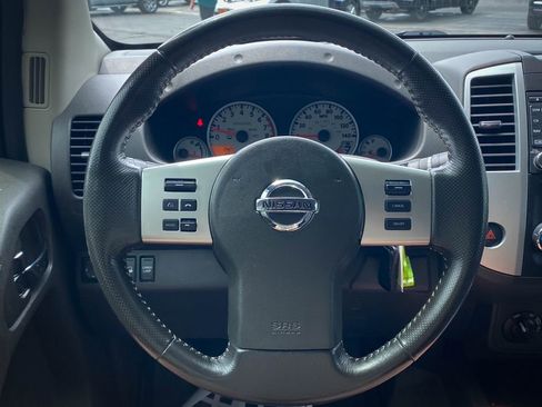 Used 2018 Nissan Frontier PRO-4X AWD/4WD image 10