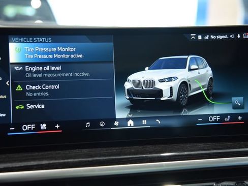 New 2026 BMW X5 xDrive50e w/ Executive Package AWD/4WD image 40