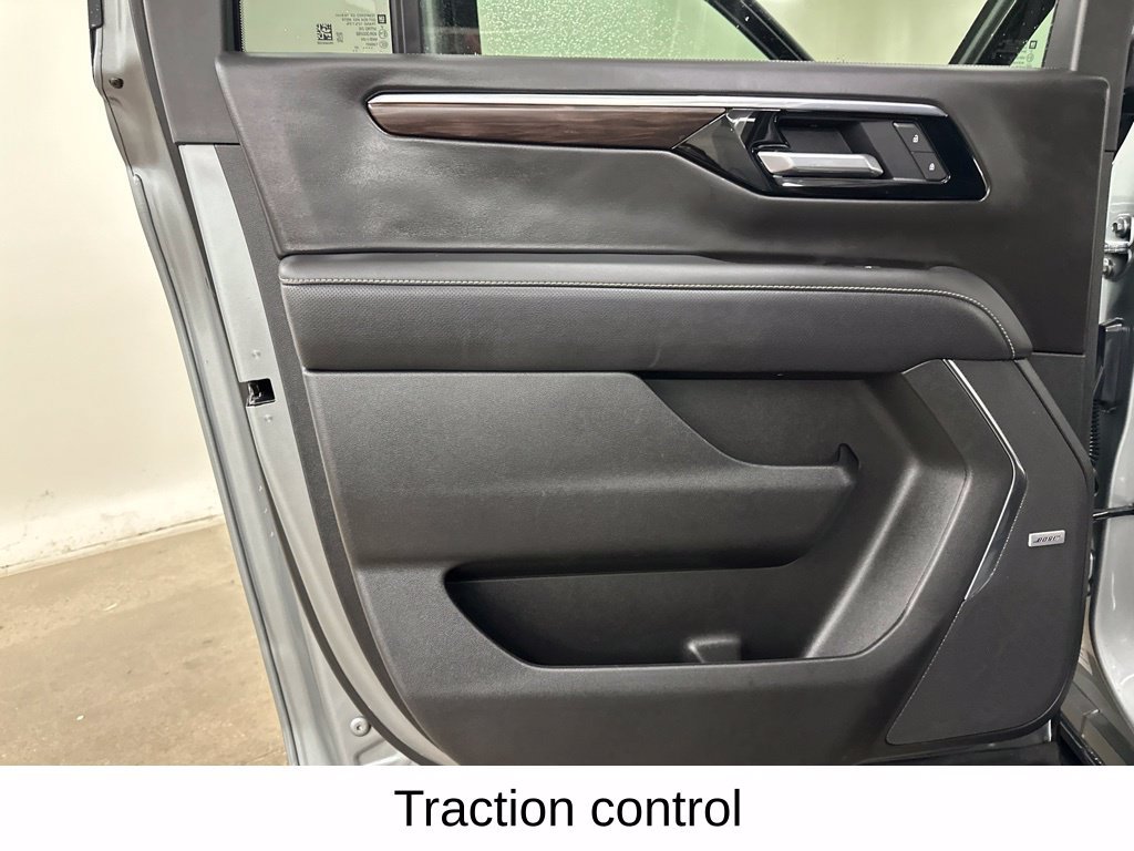Used 2025 Chevrolet Suburban Premier AWD/4WD image 33