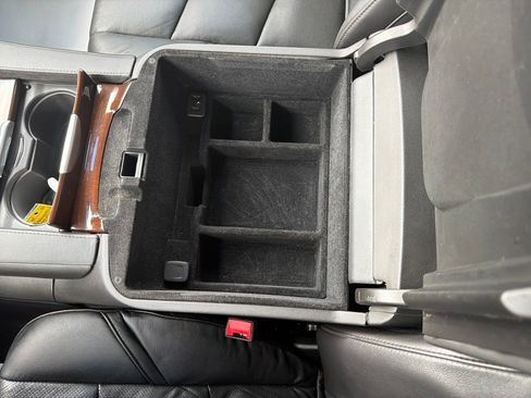 Used 2020 Cadillac Escalade Luxury w/ Escalade Sport Edition image 10