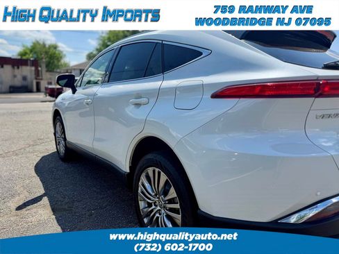 Used 2021 Toyota Venza XLE w/ Softex Package AWD/4WD image 13