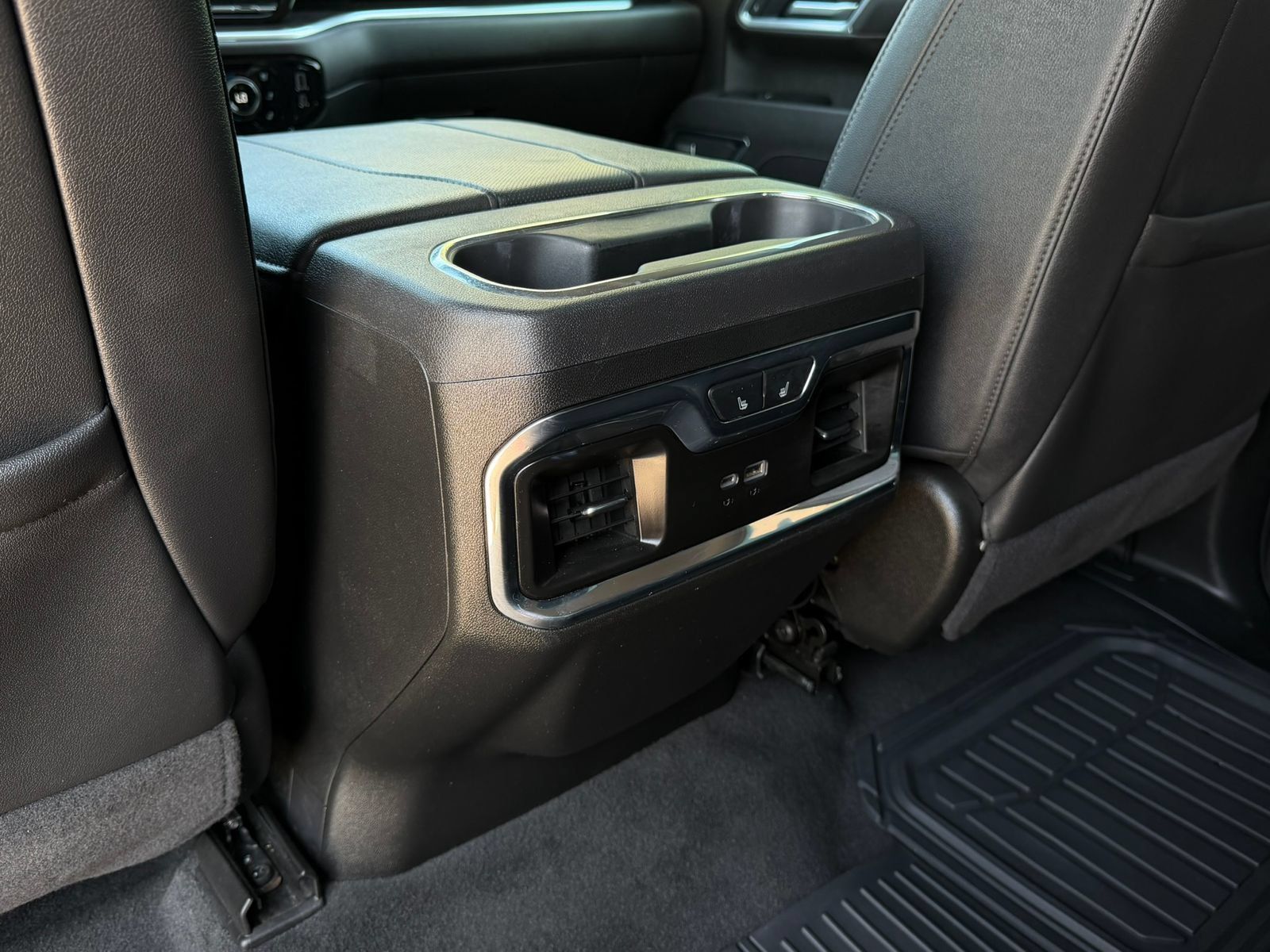 Used 2025 Chevrolet Silverado 2500 LTZ w/ LTZ Premium Package AWD/4WD image 32