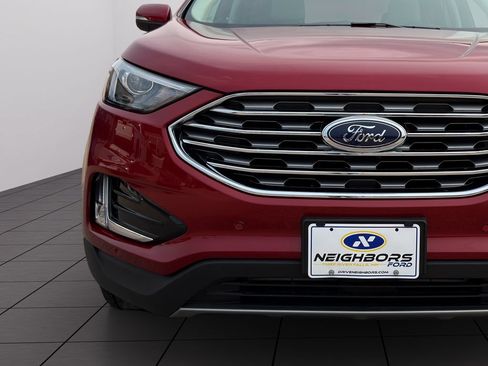 Used 2022 Ford Edge Titanium w/ Class II Trailer Tow Package AWD/4WD image 9